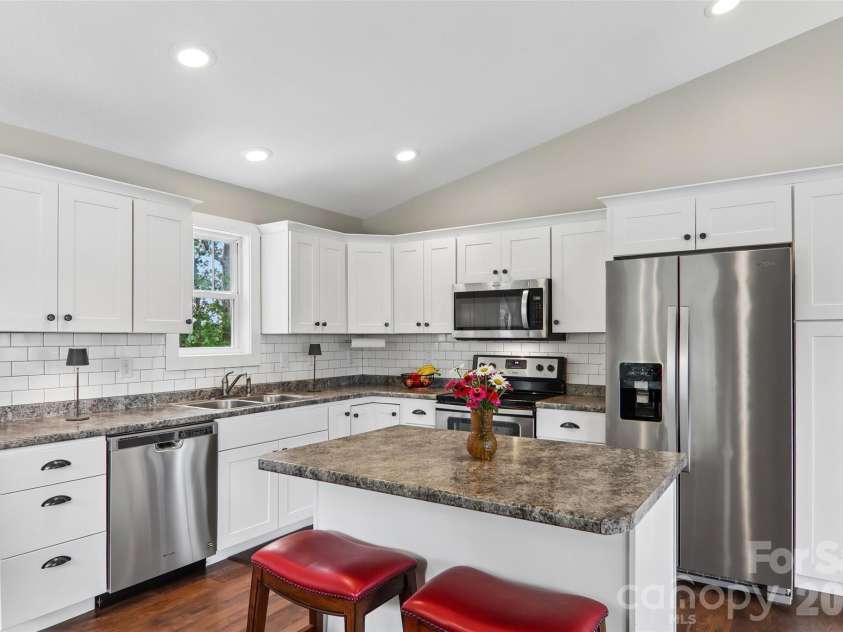 196 Tipton Hill Road, Leicester, NC 28748.  MLS# CAR4402403, YatesRealty ID 37377. 