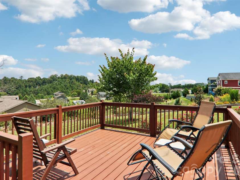 196 Tipton Hill Road, Leicester, NC 28748.  MLS# CAR4402403, YatesRealty ID 37377. 
