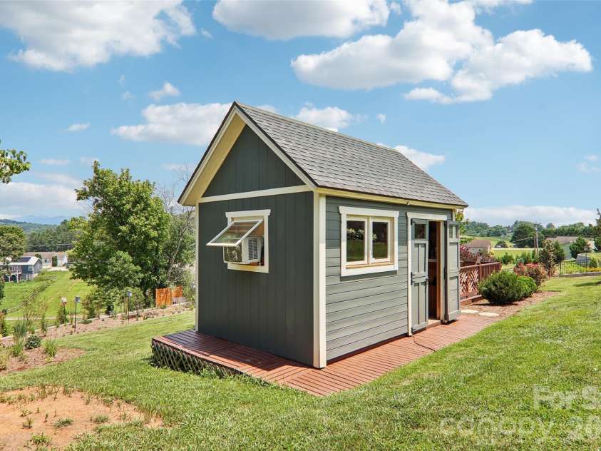 196 Tipton Hill Road, Leicester, NC 28748.  MLS# CAR4402403, YatesRealty ID 37377. 