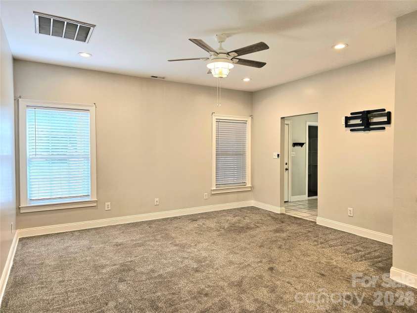 2843 Lakeshore Drive, Chester, SC 29706.  MLS# CAR4372789, YatesRealty ID 37378. 