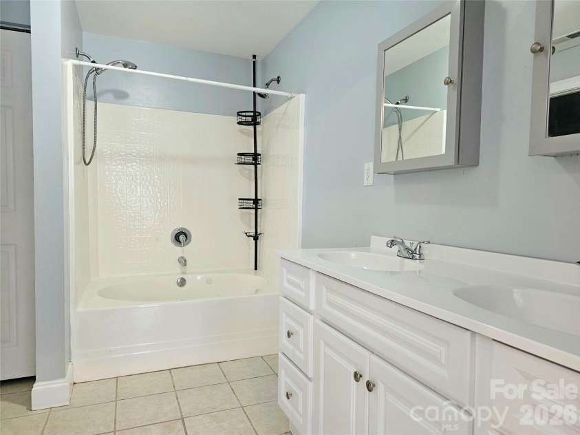 2843 Lakeshore Drive, Chester, SC 29706.  MLS# CAR4372789, YatesRealty ID 37378. 