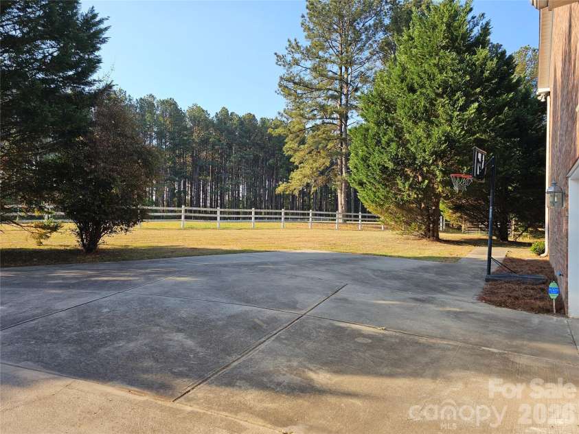 2843 Lakeshore Drive, Chester, SC 29706.  MLS# CAR4372789, YatesRealty ID 37378. 