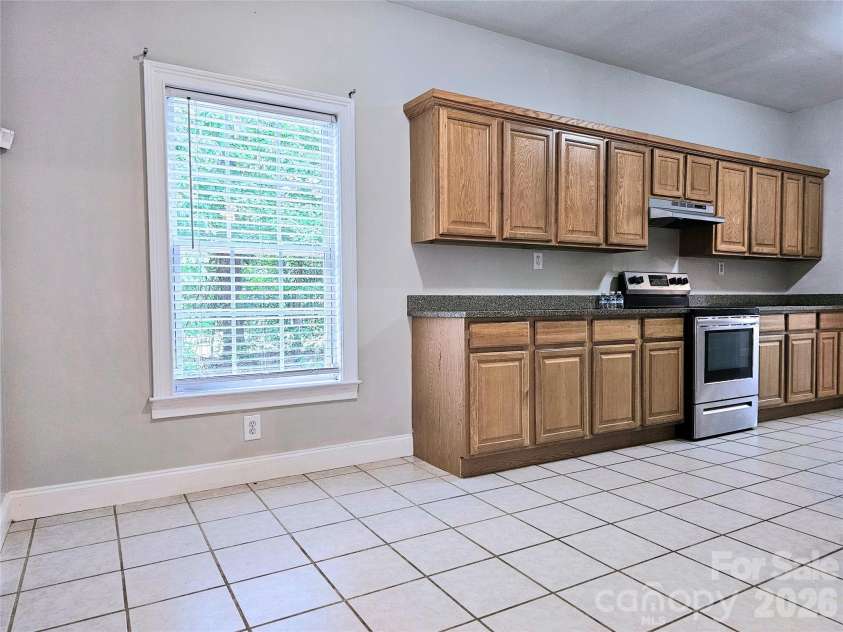 2843 Lakeshore Drive, Chester, SC 29706.  MLS# CAR4372789, YatesRealty ID 37378. Breakfast Area
