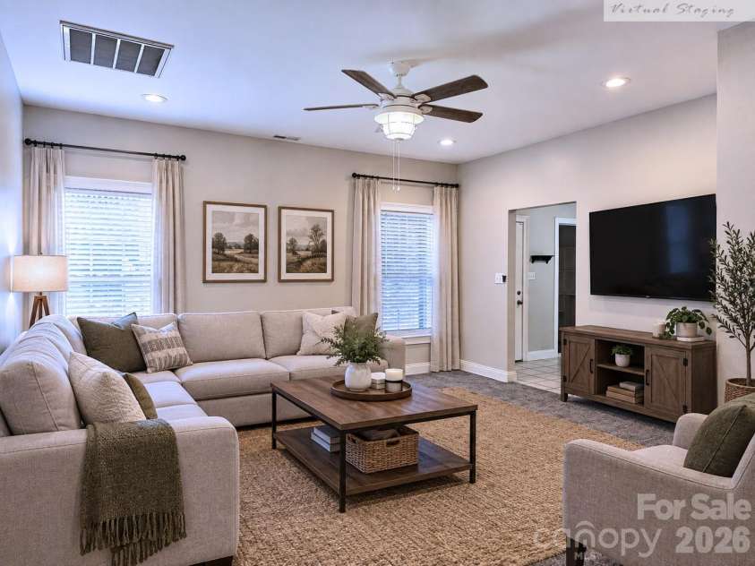 2843 Lakeshore Drive, Chester, SC 29706.  MLS# CAR4372789, YatesRealty ID 37378. Family Room-VS