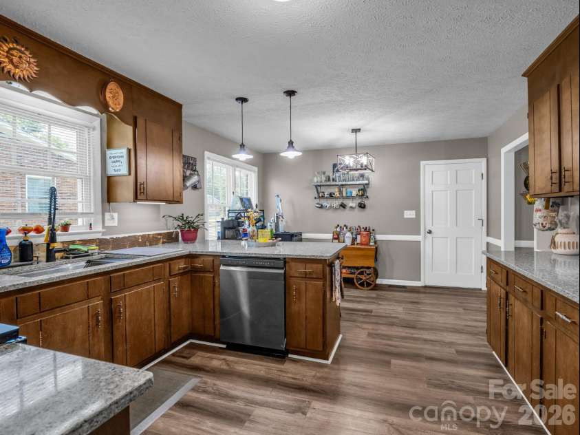 816 Rhodann Drive, Shelby, NC 28152.  MLS# CAR4387818, YatesRealty ID 37379. Kitchen