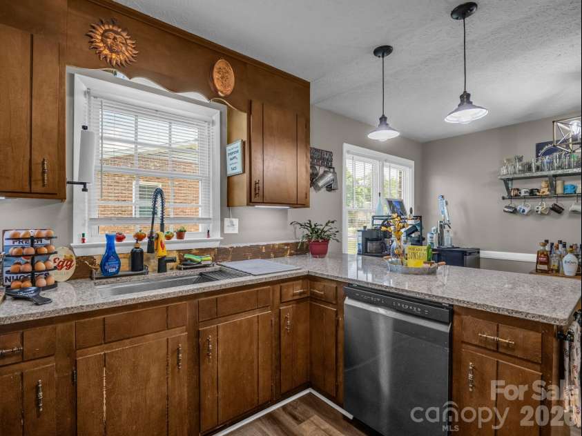 816 Rhodann Drive, Shelby, NC 28152.  MLS# CAR4387818, YatesRealty ID 37379. Kitchen