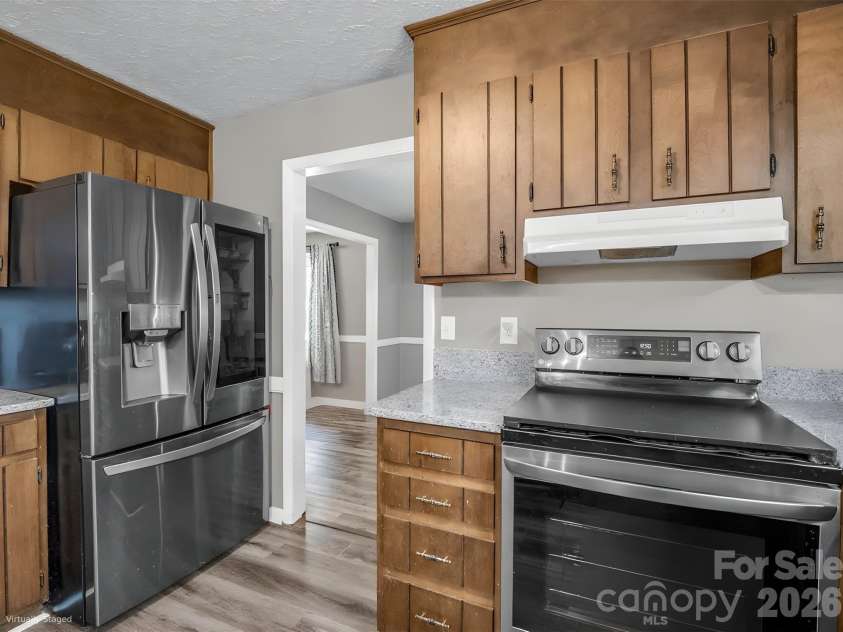 816 Rhodann Drive, Shelby, NC 28152.  MLS# CAR4387818, YatesRealty ID 37379. Kitchen decluttered