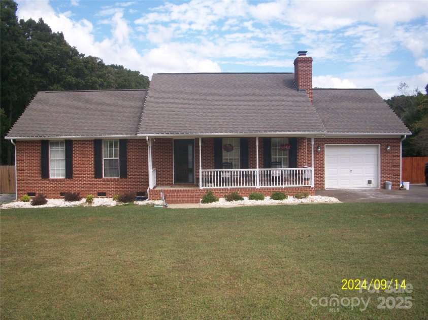 3905 Autumn Wood Drive, Monroe, NC 28112.  MLS# CAR4179604, YatesRealty ID 3738. 