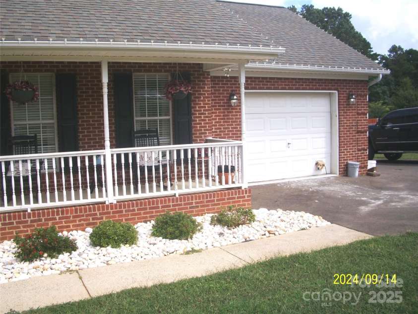 3905 Autumn Wood Drive, Monroe, NC 28112.  MLS# CAR4179604, YatesRealty ID 3738. 
