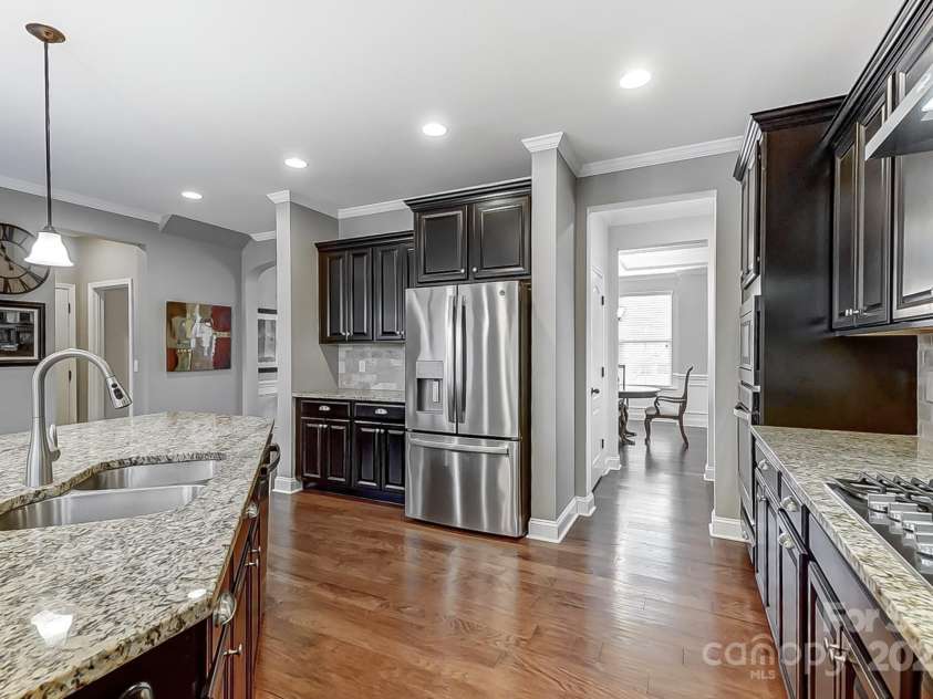 7006 Garden Hill Drive, Huntersville, NC 28078.  MLS# CAR4196907, YatesRealty ID 3738. Kitchen