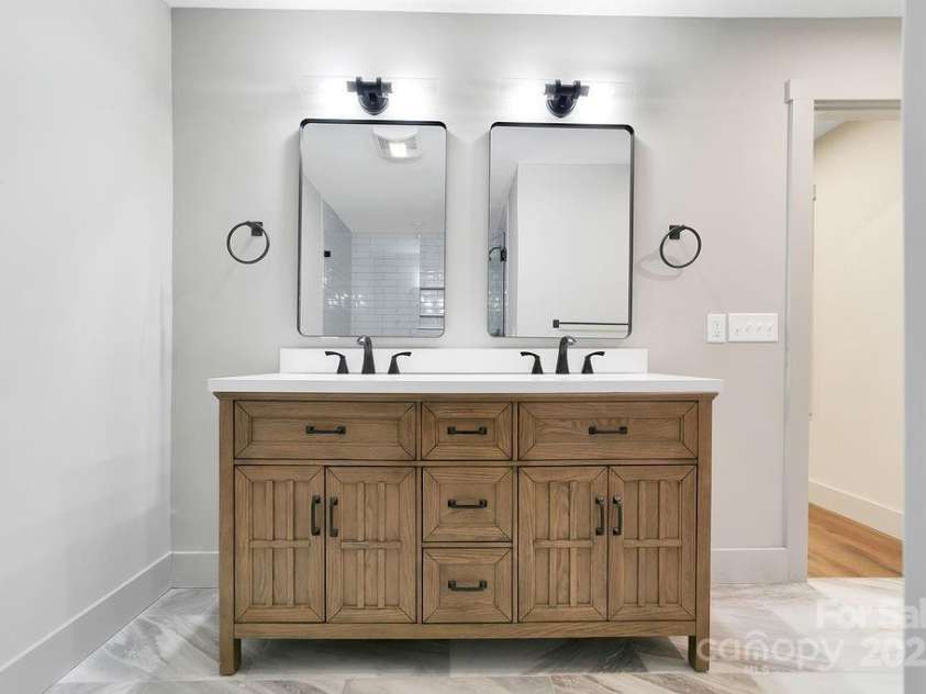 7321 Greenville Highway, Brevard, NC 28712.  MLS# CAR4302860, YatesRealty ID 3738. Bathroom 1