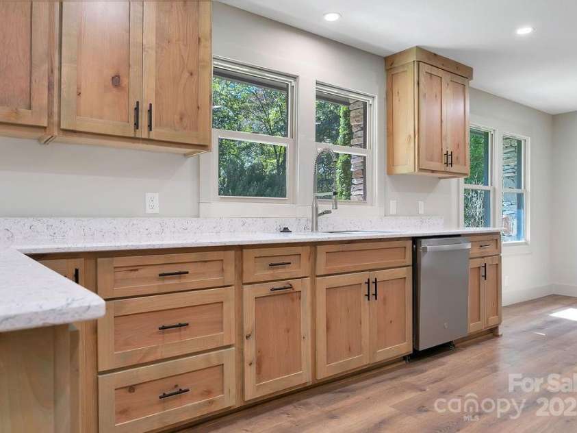 7321 Greenville Highway, Brevard, NC 28712.  MLS# CAR4302860, YatesRealty ID 3738. Spacious Kitchen