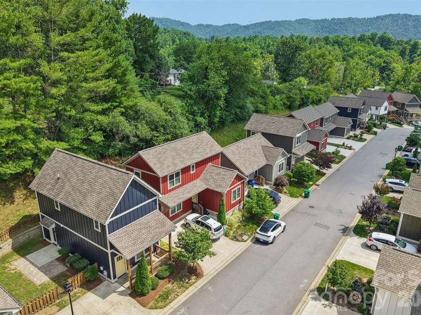 76 Wheeler Road, Weaverville, NC 28787.  MLS# CAR4401304, YatesRealty ID 37380. 