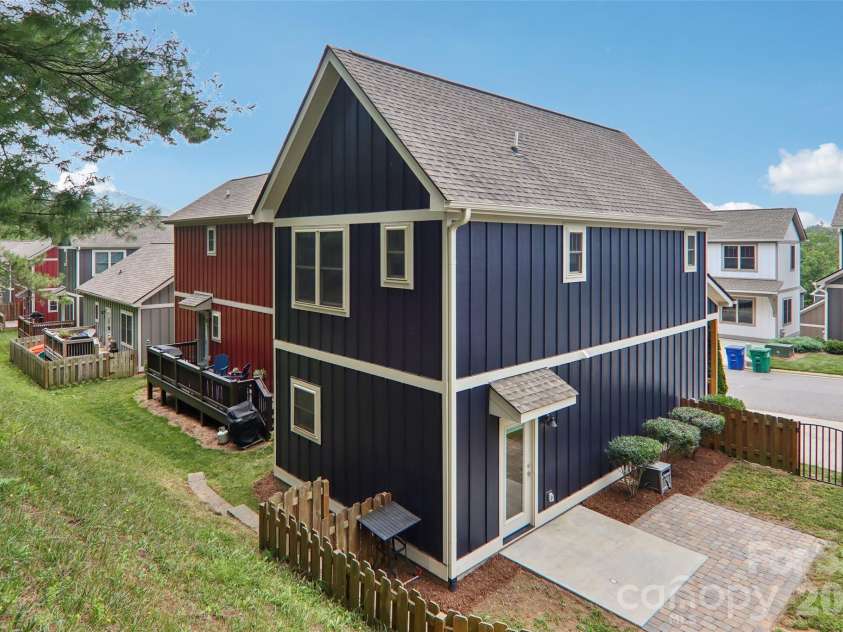 76 Wheeler Road, Weaverville, NC 28787.  MLS# CAR4401304, YatesRealty ID 37380. 