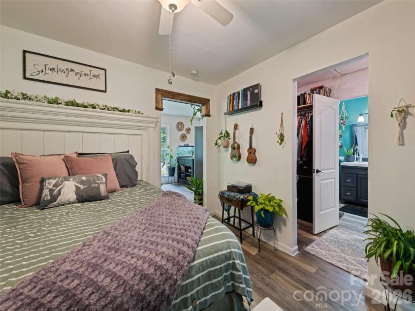 322 McKinzie Place, Waynesville, NC 28785.  MLS# CAR4404644, YatesRealty ID 37381. 