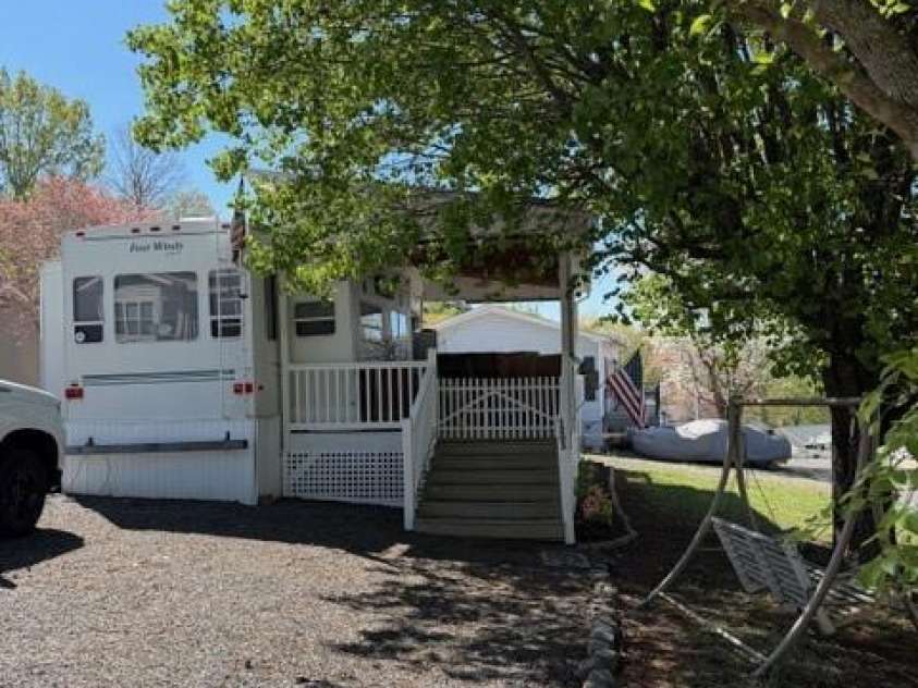 145 Grand View Drive, New London, NC 28127.  MLS# CAR4363003, YatesRealty ID 37382. 