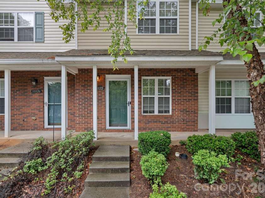 10822 Holly Ridge Boulevard, Charlotte, NC 28216.  MLS# CAR4404374, YatesRealty ID 37383. 