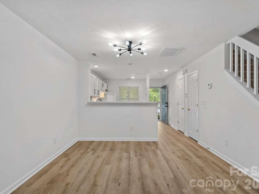10822 Holly Ridge Boulevard, Charlotte, NC 28216.  MLS# CAR4404374, YatesRealty ID 37383. 