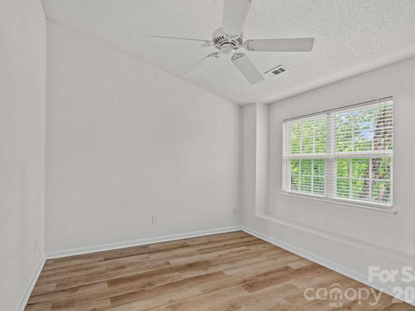 10822 Holly Ridge Boulevard, Charlotte, NC 28216.  MLS# CAR4404374, YatesRealty ID 37383. 