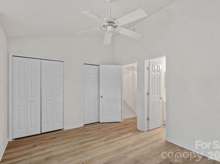 10822 Holly Ridge Boulevard, Charlotte, NC 28216.  MLS# CAR4404374, YatesRealty ID 37383. 