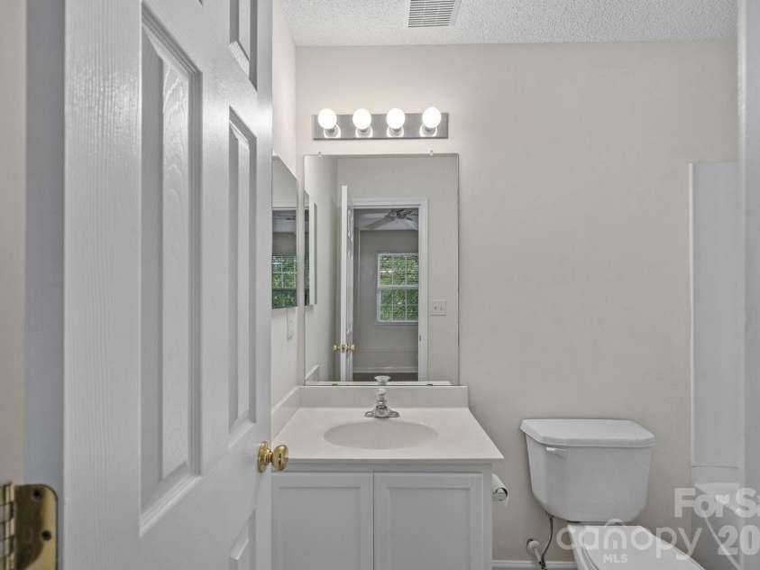 10822 Holly Ridge Boulevard, Charlotte, NC 28216.  MLS# CAR4404374, YatesRealty ID 37383. 