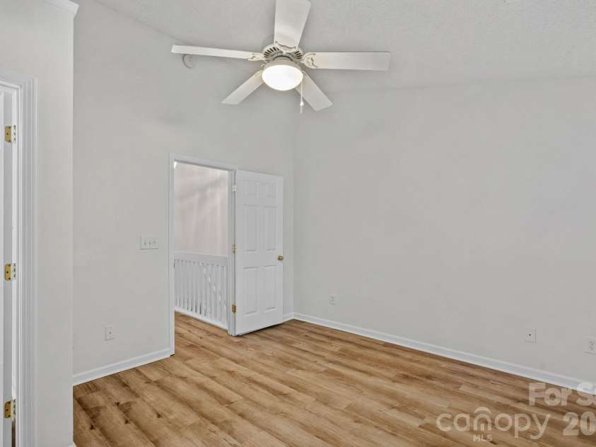 10822 Holly Ridge Boulevard, Charlotte, NC 28216.  MLS# CAR4404374, YatesRealty ID 37383. 