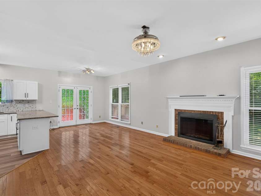 5706 Maylandia Road, Charlotte, NC 28269.  MLS# CAR4385551, YatesRealty ID 37388. 