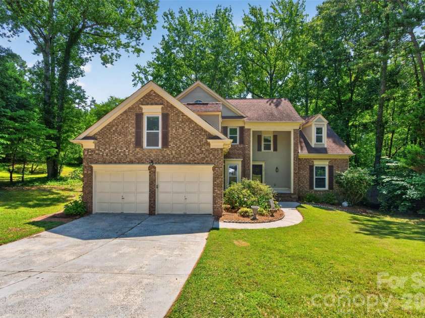 5706 Maylandia Road, Charlotte, NC 28269.  MLS# CAR4385551, YatesRealty ID 37388. 
