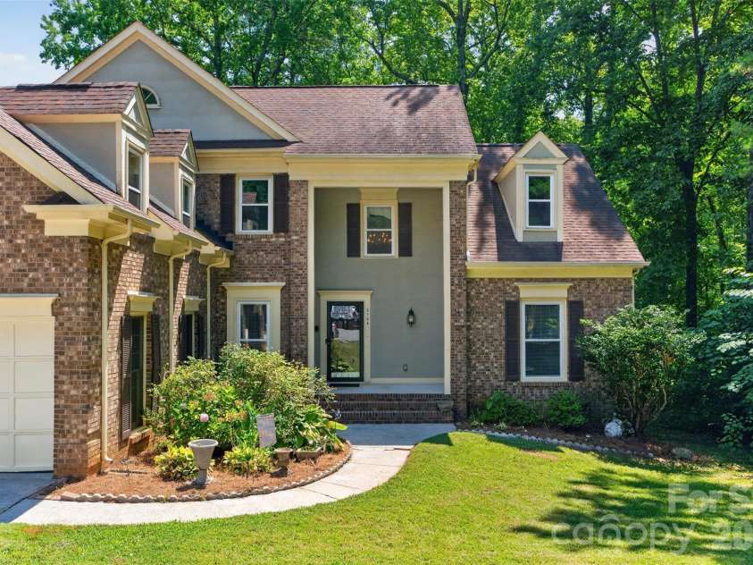 5706 Maylandia Road, Charlotte, NC 28269.  MLS# CAR4385551, YatesRealty ID 37388. 