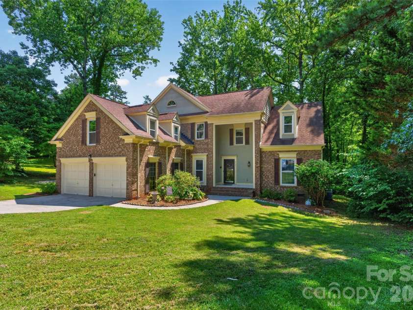 5706 Maylandia Road, Charlotte, NC 28269.  MLS# CAR4385551, YatesRealty ID 37388. 