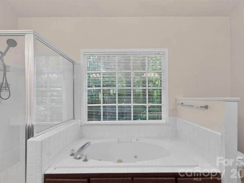 5706 Maylandia Road, Charlotte, NC 28269.  MLS# CAR4385551, YatesRealty ID 37388. 