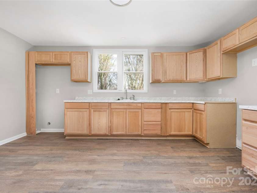 528 6th Street, Chester, SC 29706.  MLS# CAR4283348, YatesRealty ID 3739. 