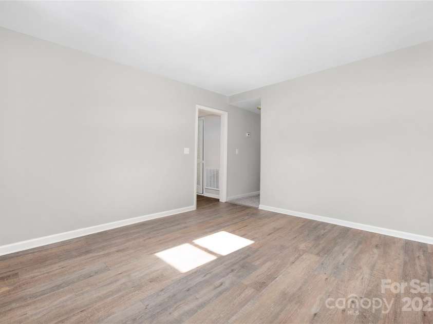 528 6th Street, Chester, SC 29706.  MLS# CAR4283348, YatesRealty ID 3739. 