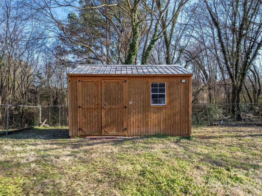 528 6th Street, Chester, SC 29706.  MLS# CAR4283348, YatesRealty ID 3739. 