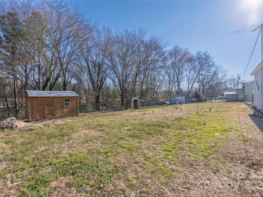 528 6th Street, Chester, SC 29706.  MLS# CAR4283348, YatesRealty ID 3739. 