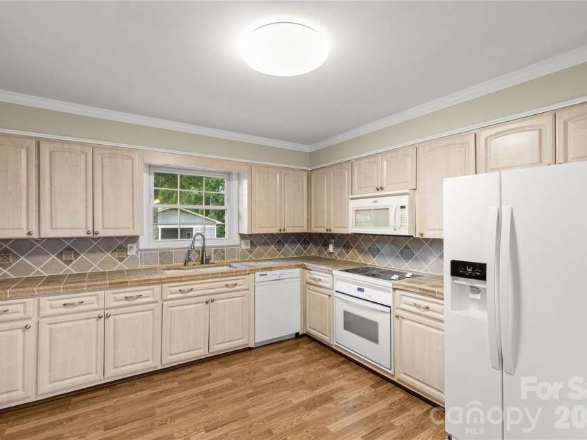 2596 Kirkover Drive, Lancaster, SC 29720.  MLS# CAR4404227, YatesRealty ID 37390. 