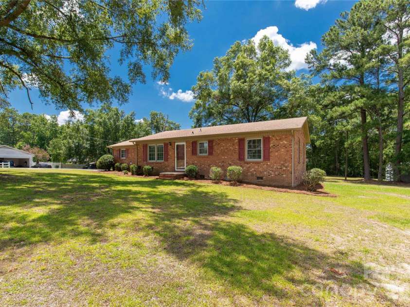 2596 Kirkover Drive, Lancaster, SC 29720.  MLS# CAR4404227, YatesRealty ID 37390. 