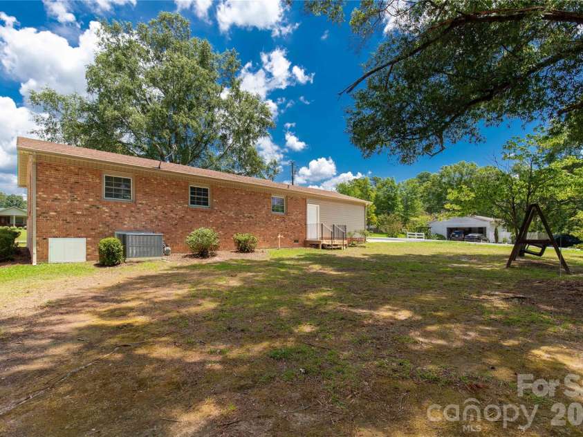 2596 Kirkover Drive, Lancaster, SC 29720.  MLS# CAR4404227, YatesRealty ID 37390. 