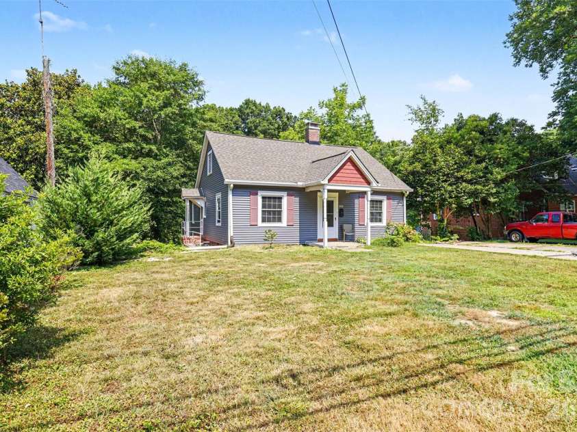 103 Belvedere Avenue, Gastonia, NC 28054.  MLS# CAR4387319, YatesRealty ID 37391. 