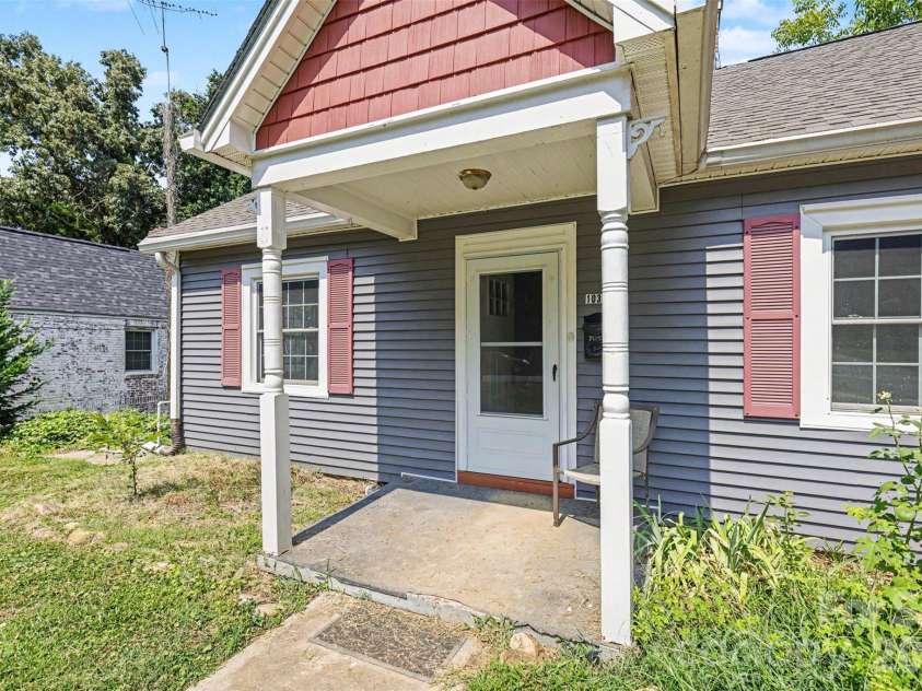 103 Belvedere Avenue, Gastonia, NC 28054.  MLS# CAR4387319, YatesRealty ID 37391. 