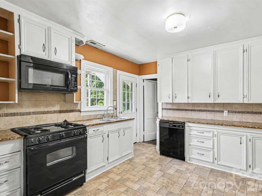103 Belvedere Avenue, Gastonia, NC 28054.  MLS# CAR4387319, YatesRealty ID 37391. 