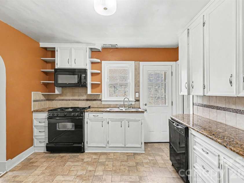 103 Belvedere Avenue, Gastonia, NC 28054.  MLS# CAR4387319, YatesRealty ID 37391. 