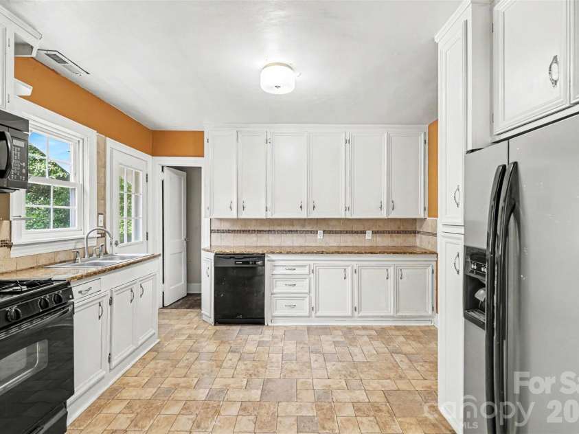 103 Belvedere Avenue, Gastonia, NC 28054.  MLS# CAR4387319, YatesRealty ID 37391. 