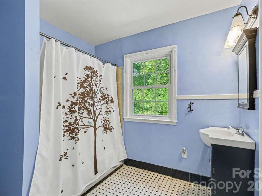 103 Belvedere Avenue, Gastonia, NC 28054.  MLS# CAR4387319, YatesRealty ID 37391. 