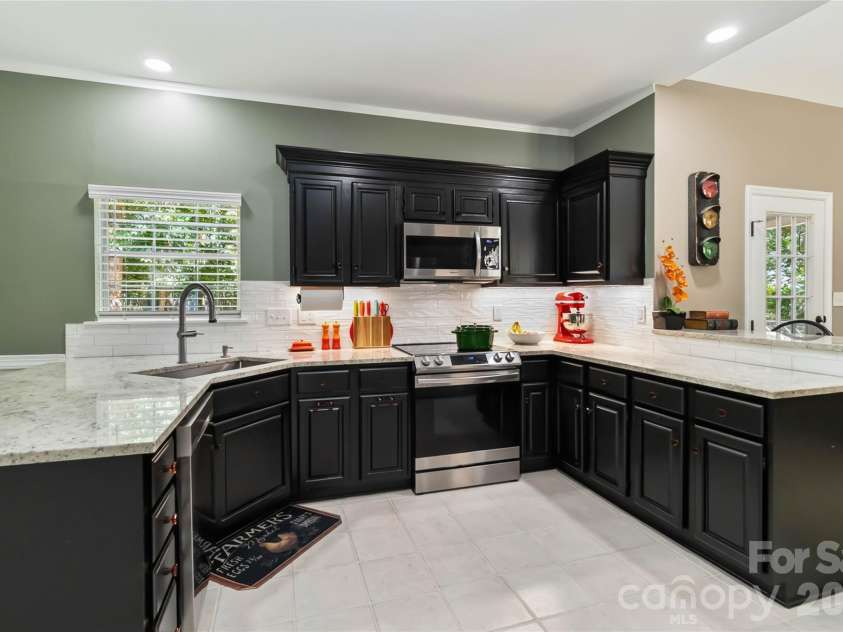 9122 Fairbridge Road, Charlotte, NC 28277.  MLS# CAR4401729, YatesRealty ID 37392. 