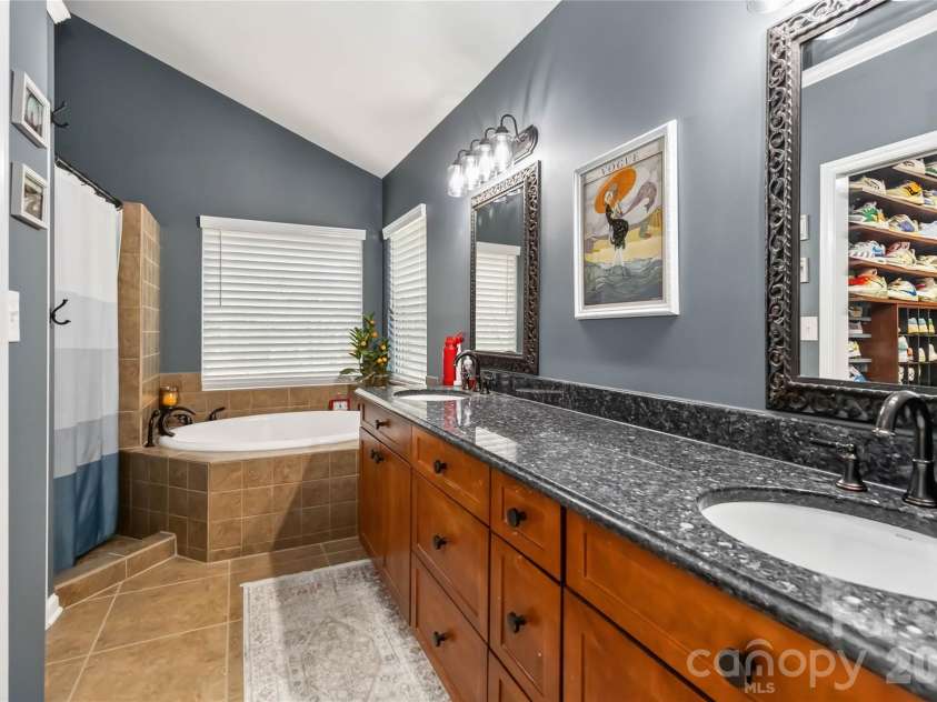 9122 Fairbridge Road, Charlotte, NC 28277.  MLS# CAR4401729, YatesRealty ID 37392. 
