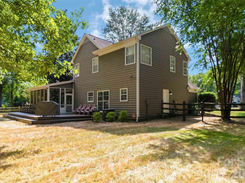 9122 Fairbridge Road, Charlotte, NC 28277.  MLS# CAR4401729, YatesRealty ID 37392. 