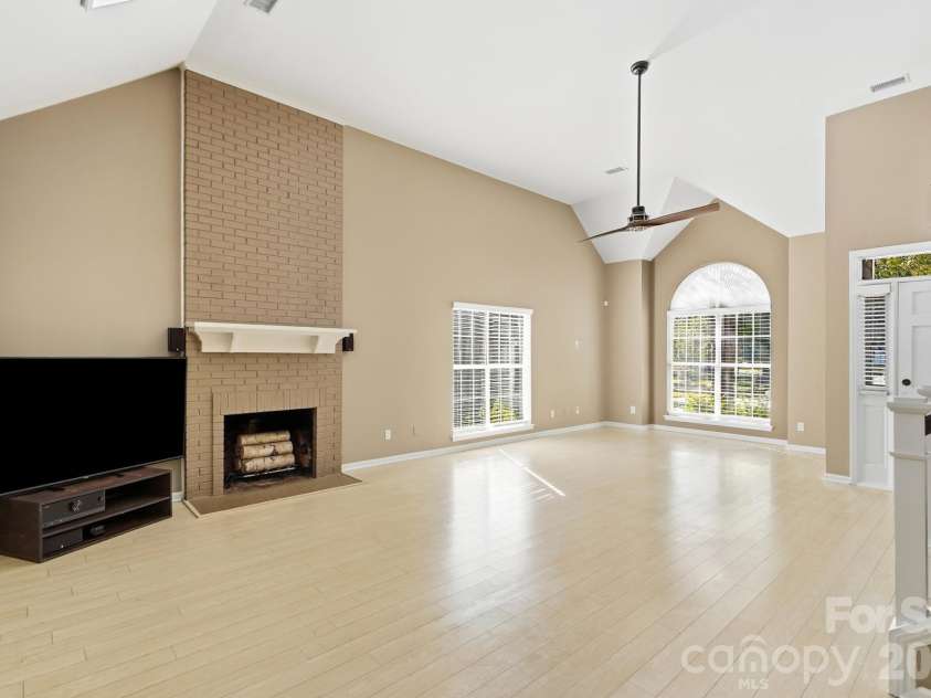 9122 Fairbridge Road, Charlotte, NC 28277.  MLS# CAR4430344, YatesRealty ID 37392. 