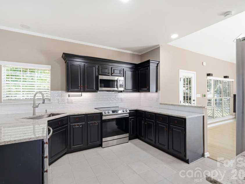 9122 Fairbridge Road, Charlotte, NC 28277.  MLS# CAR4430344, YatesRealty ID 37392. 