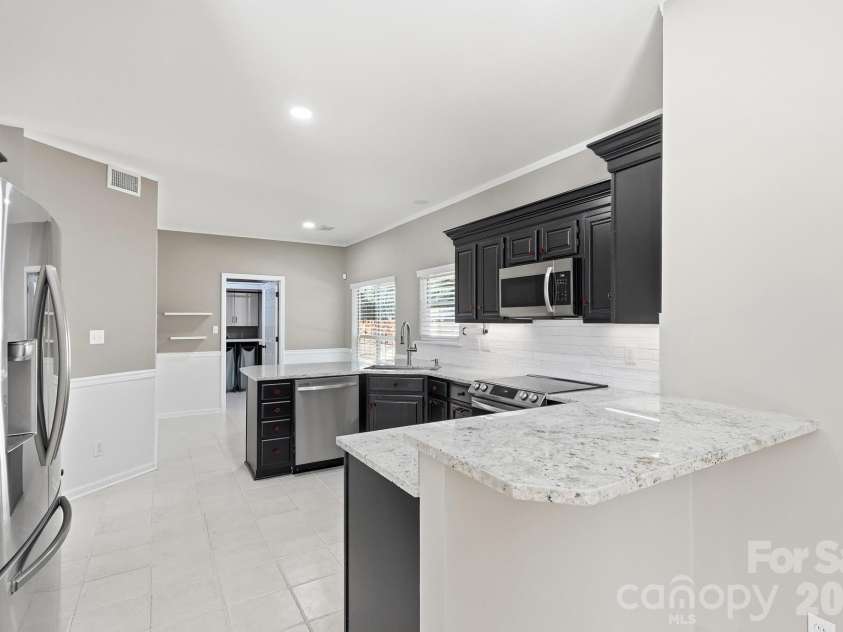 9122 Fairbridge Road, Charlotte, NC 28277.  MLS# CAR4430344, YatesRealty ID 37392. 